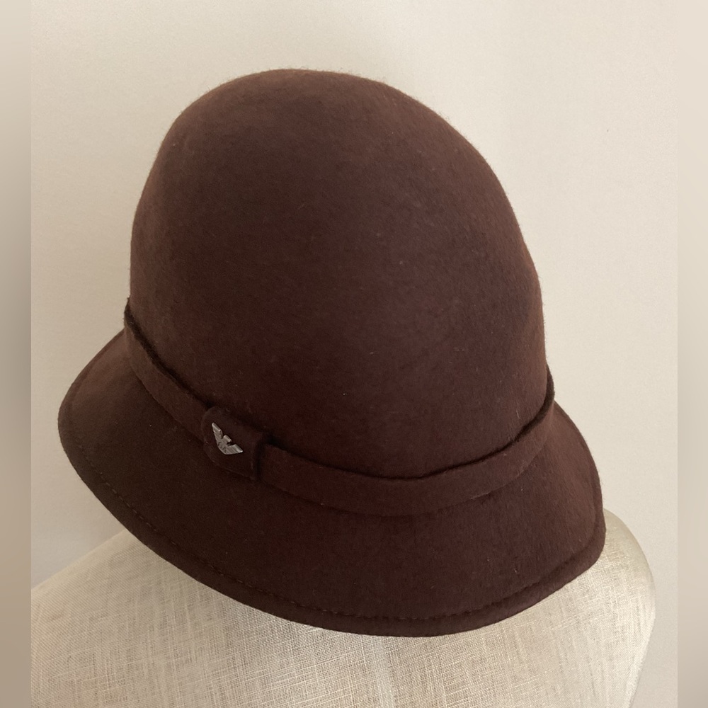 Emporio Armani Women’s Brown 100% wool Felt Cloche with Logo Accent. Size 57.